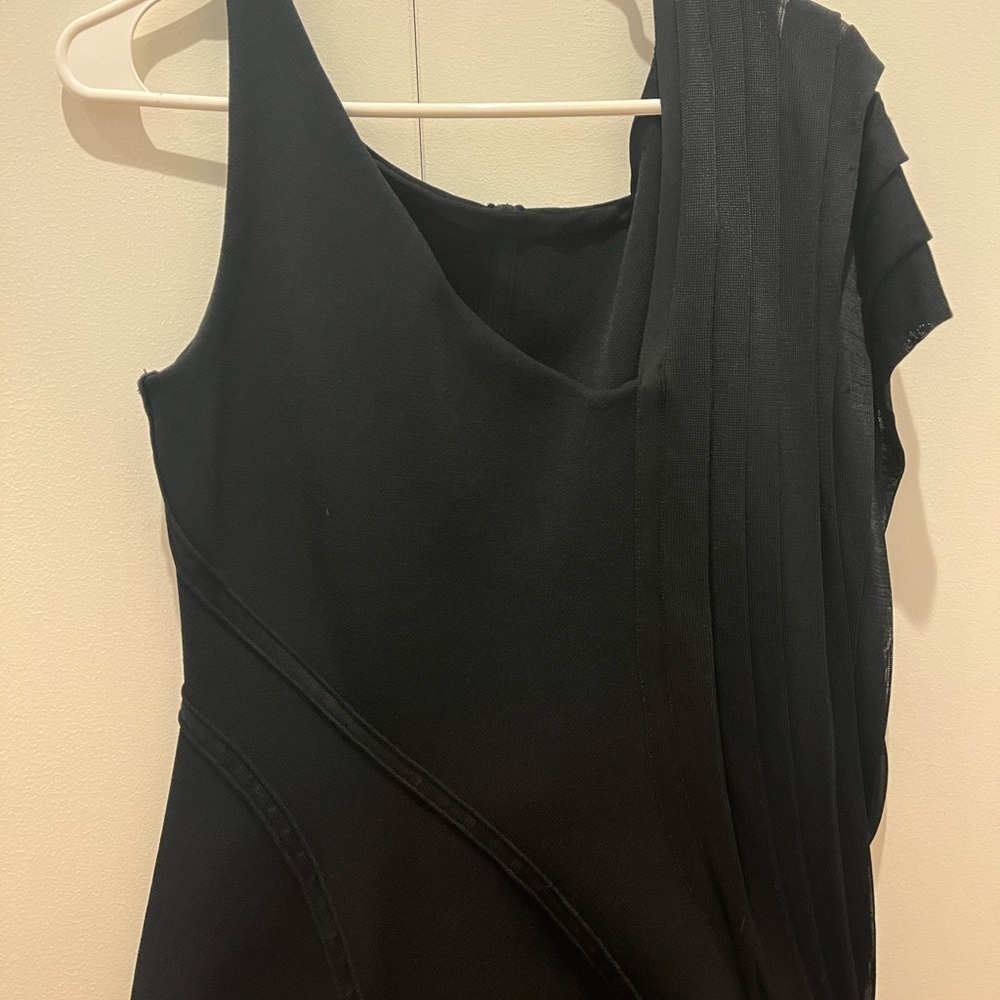 Beautifully structured black mini asymmetrical dress Zac Posen